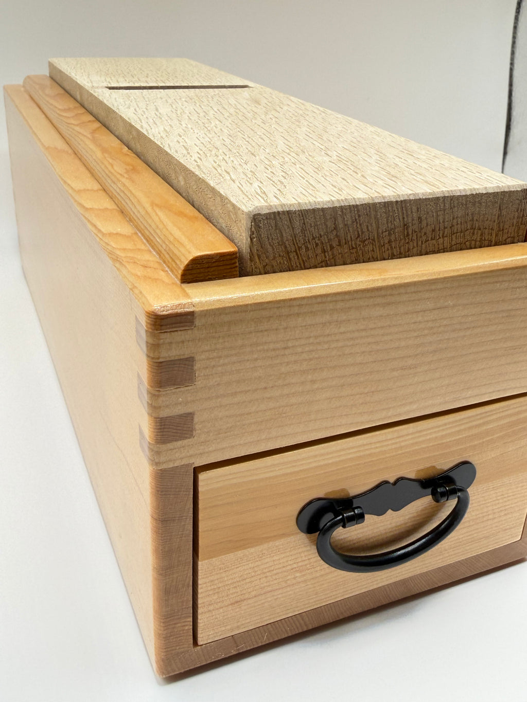 Katsuobushi dried bonito grater