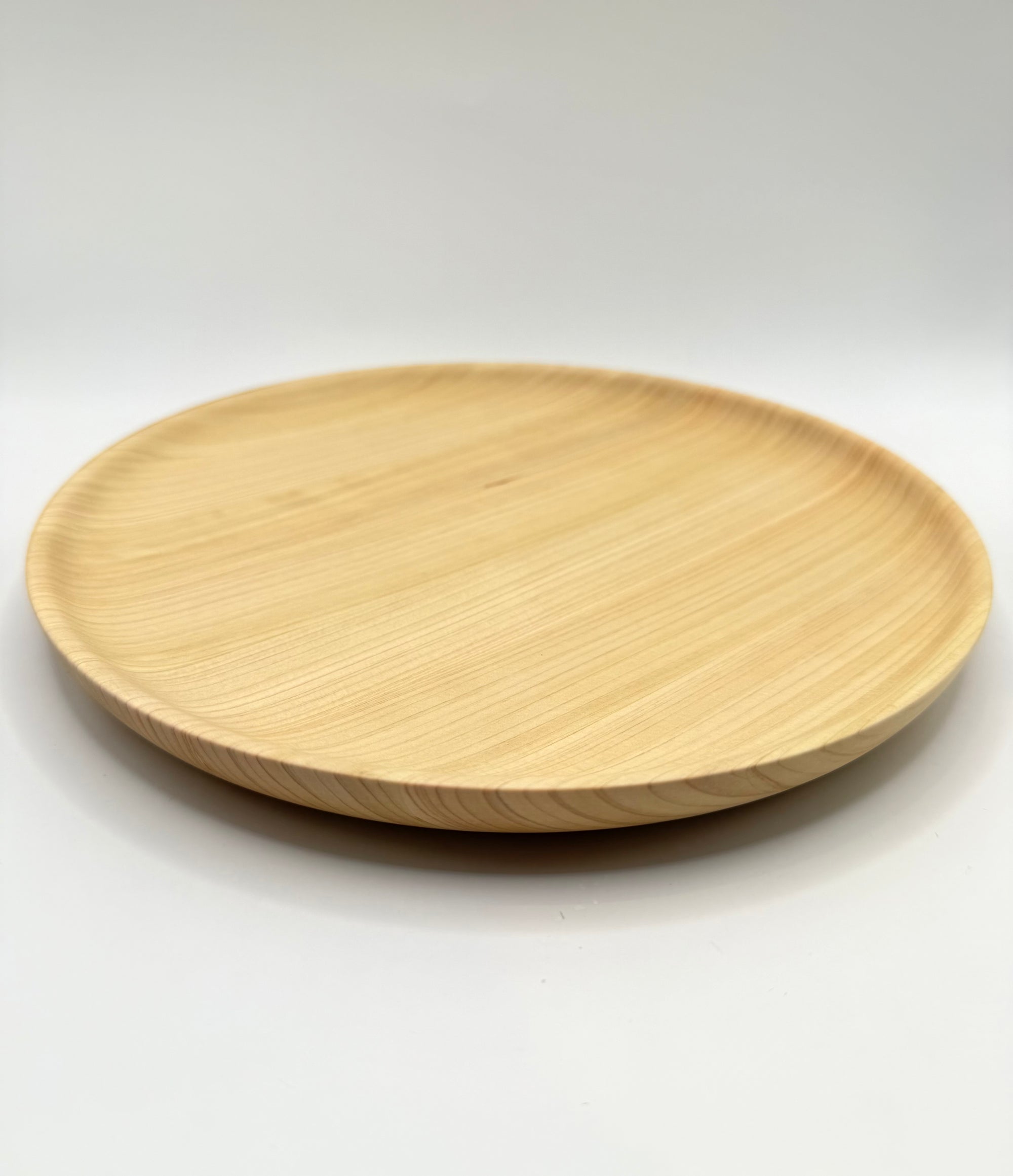 Assiette plate, bois tourné