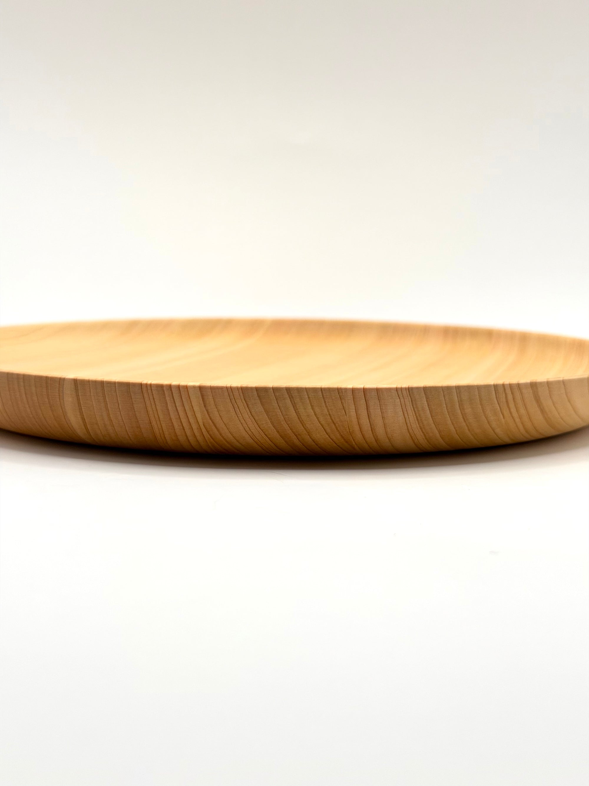 Assiette plate, bois tourné
