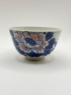 Bol japonais en porcelaine, décor sometsuke bleu et rose