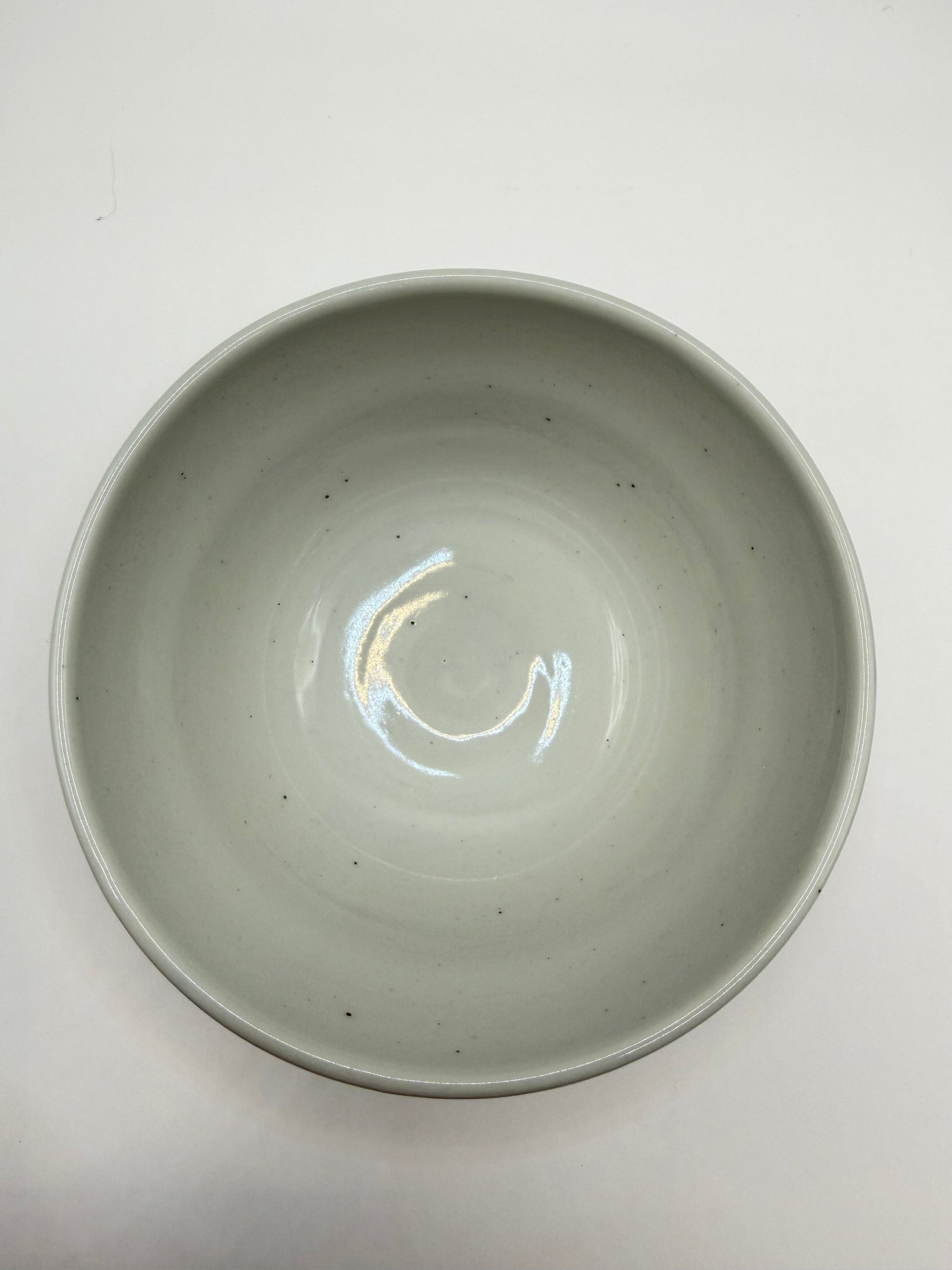 Bol japonais en porcelaine, décor sometsuke bleu et rose