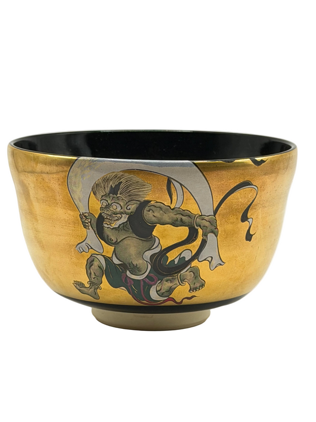 Chawan à fond doré et intérieur noir, décor peint représentant Fûjin, dieu du vent