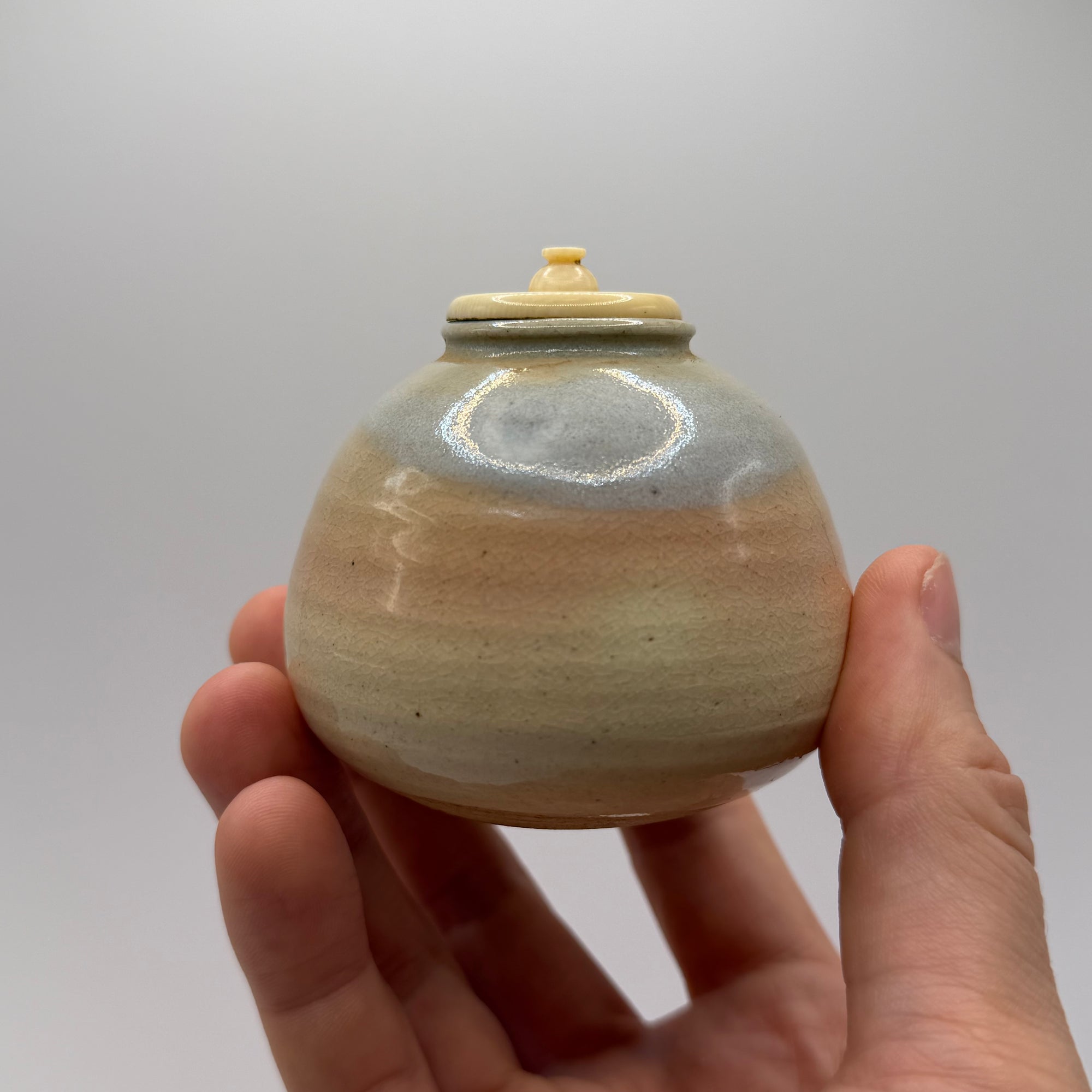 Pot à Matcha Sphérique Glaçure Nacrée