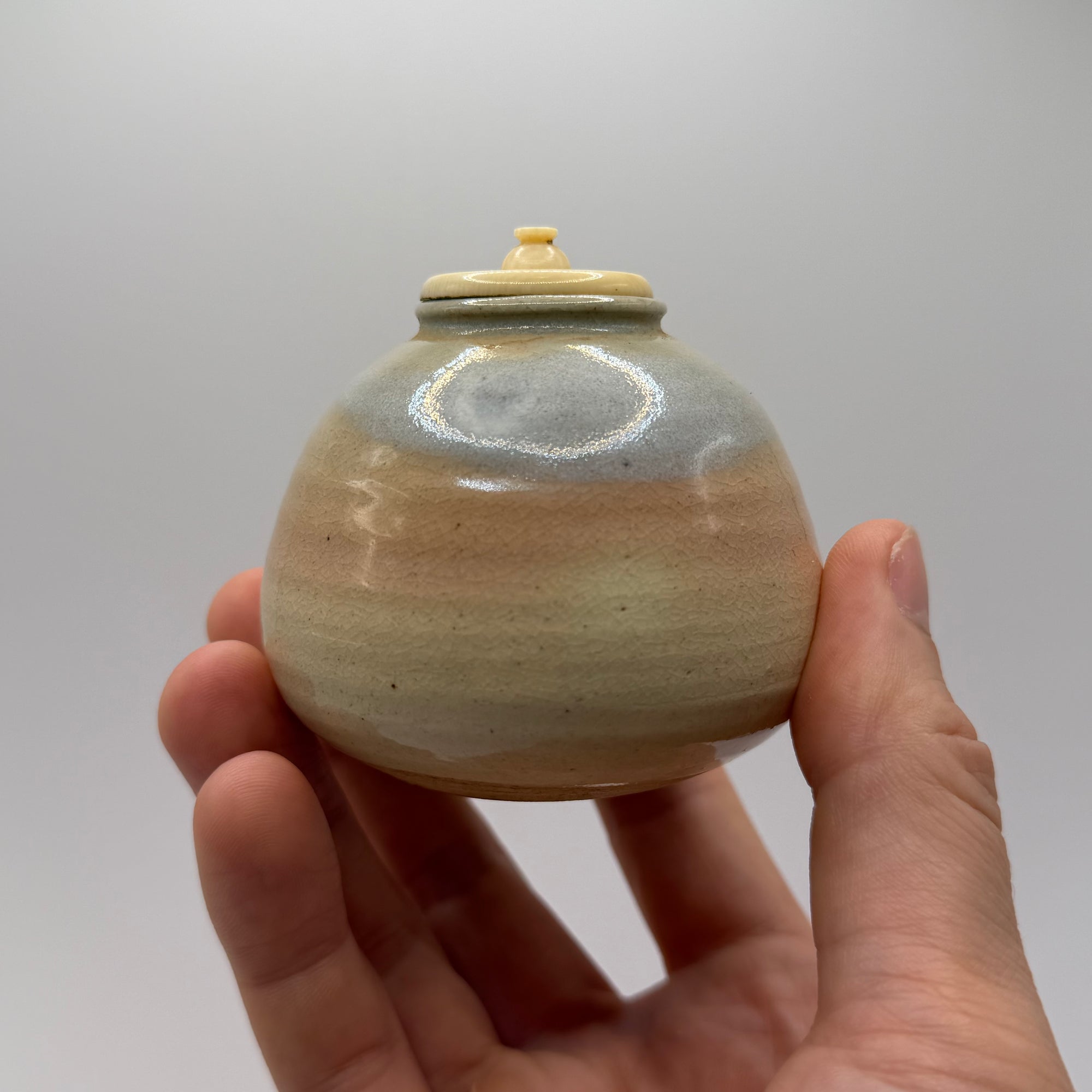 Pot à Matcha Sphérique Glaçure Nacrée