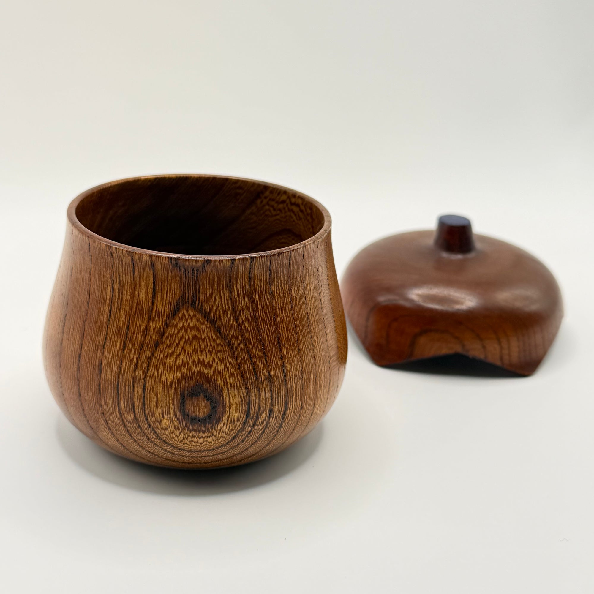 Pot à Matcha Sculpté en Forme de Gland