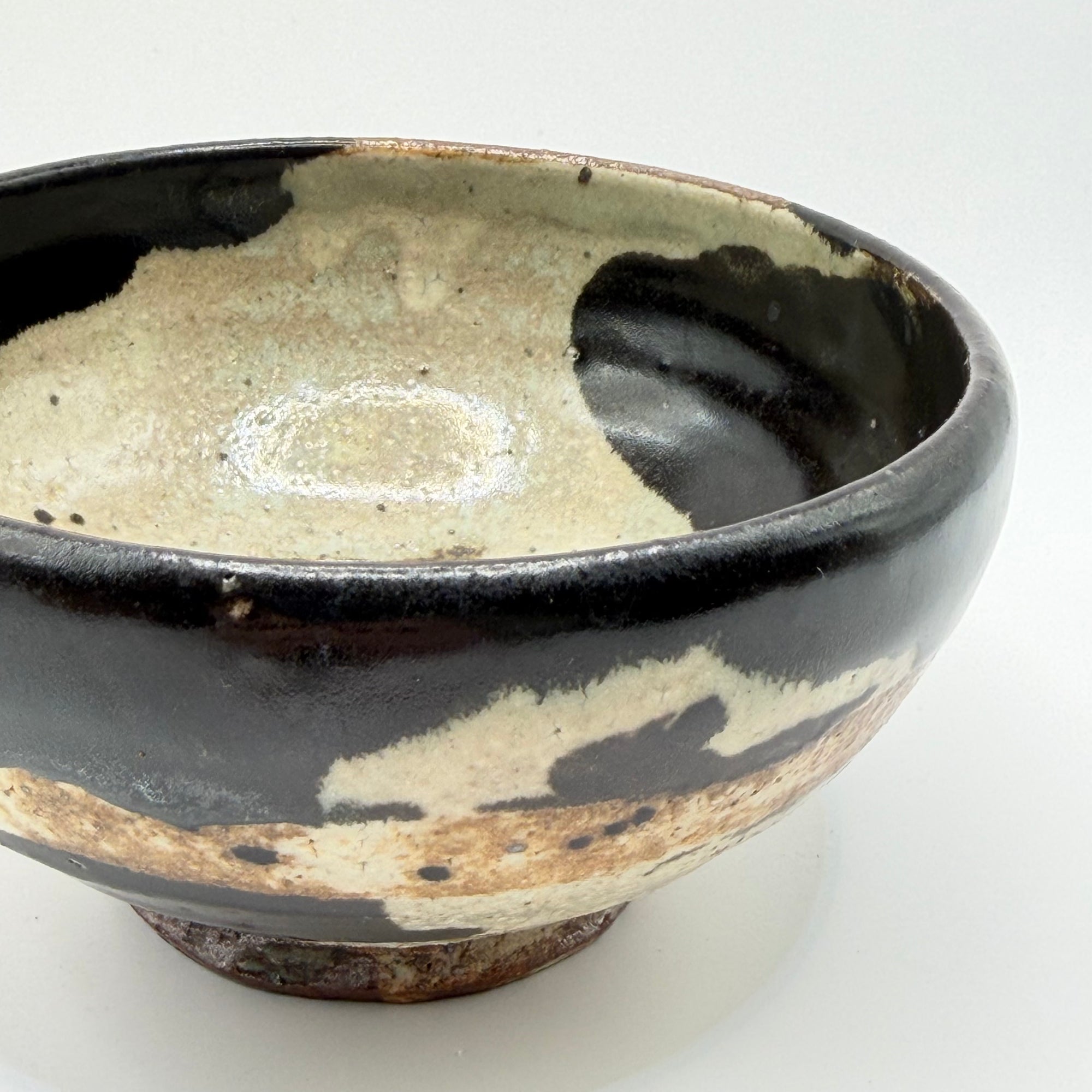 Bol à Matcha Noir et Blanc, Glaçure Contrastée