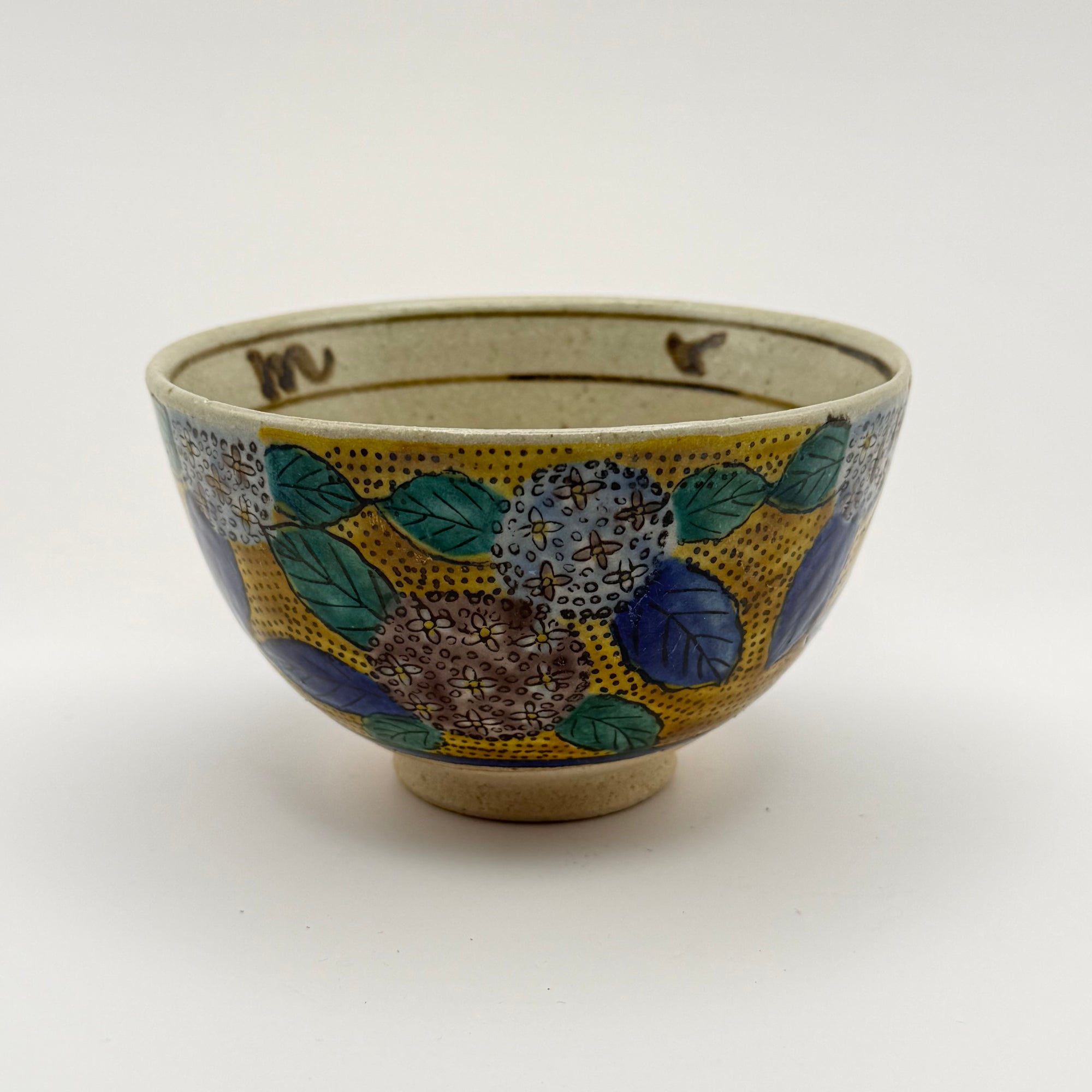 Bol à Matcha Polychrome, Décor Floral et Feuilles