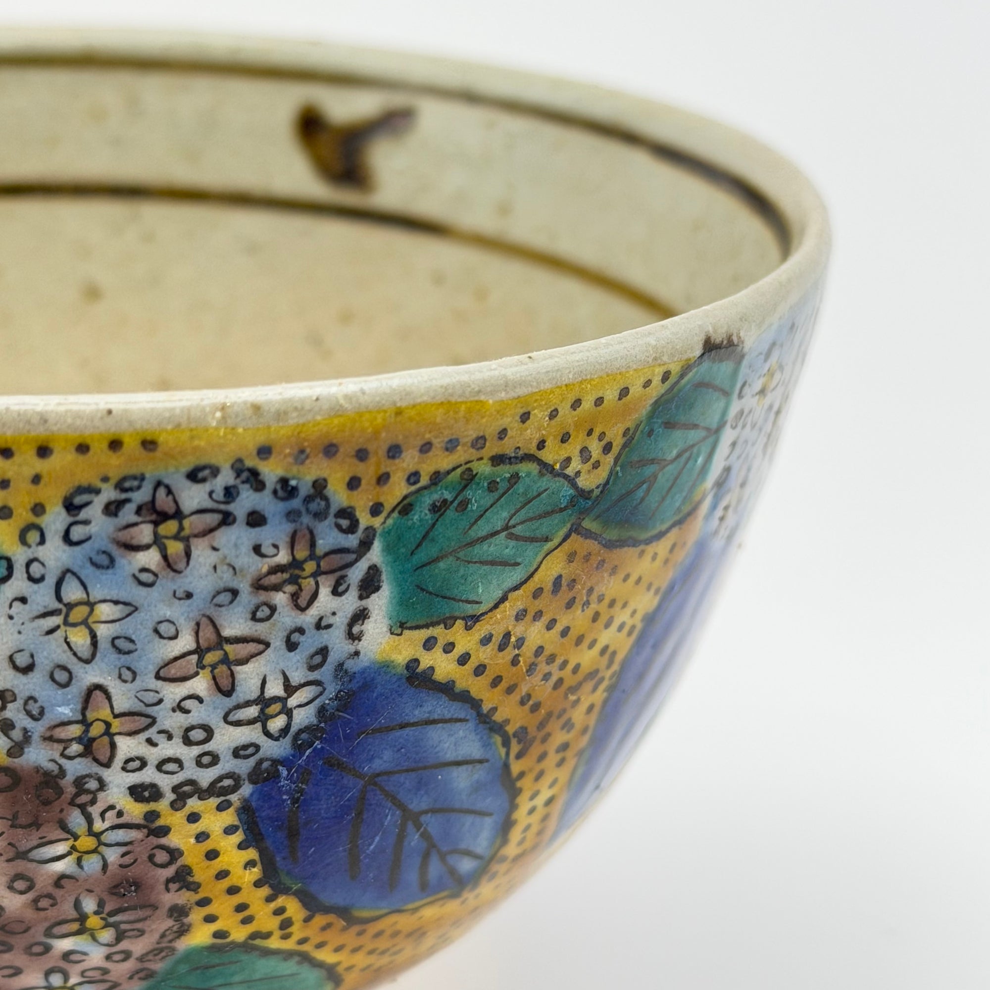 Bol à Matcha Polychrome, Décor Floral et Feuilles