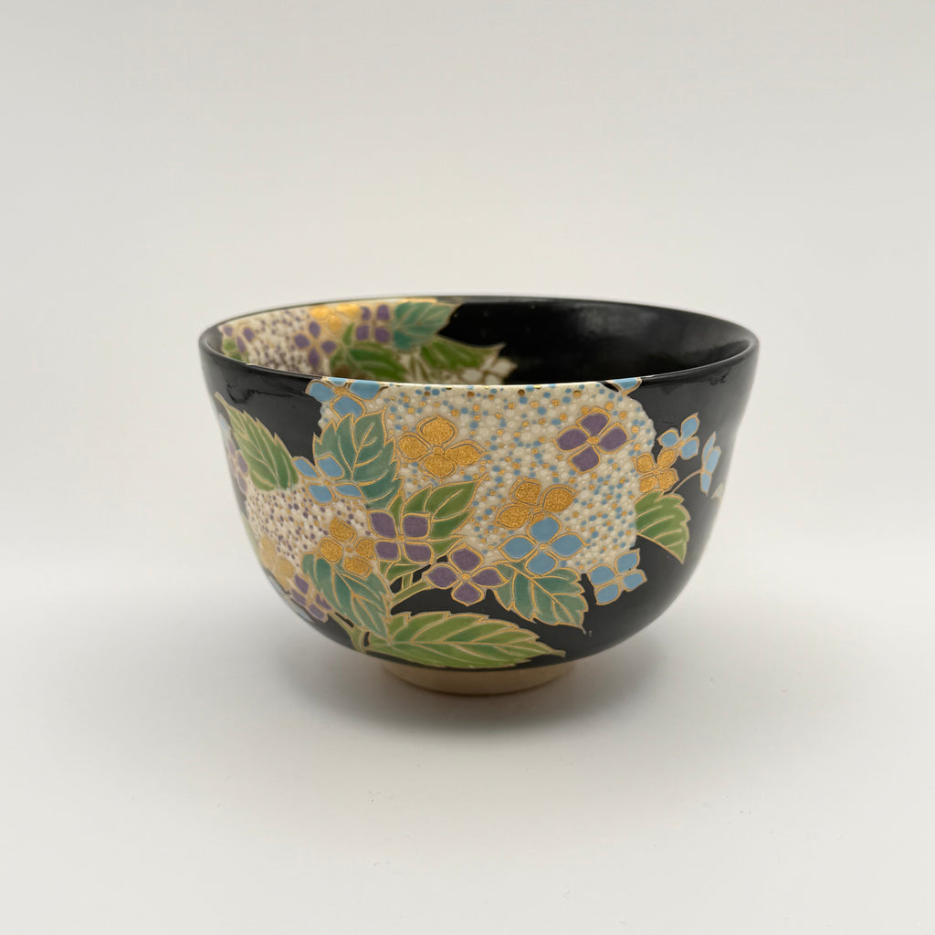 Bol à Matcha Décor Hortensias Dorés sur Fond Noir