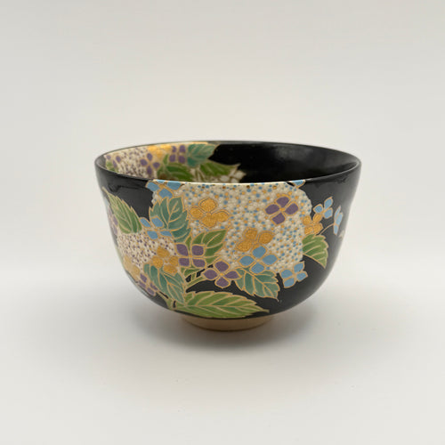 Bol à Matcha Décor Hortensias Dorés sur Fond Noir