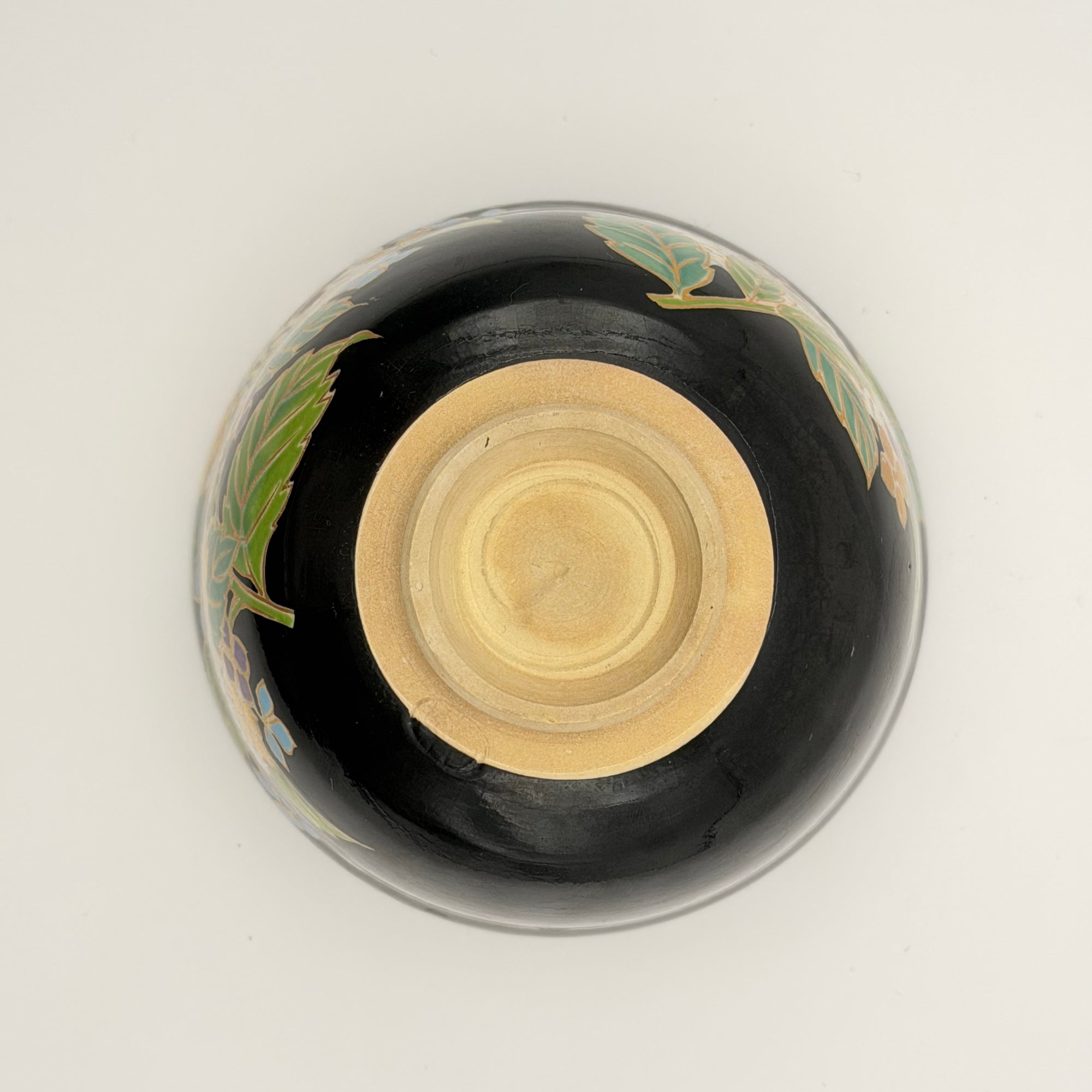 Bol à Matcha Décor Hortensias Dorés sur Fond Noir