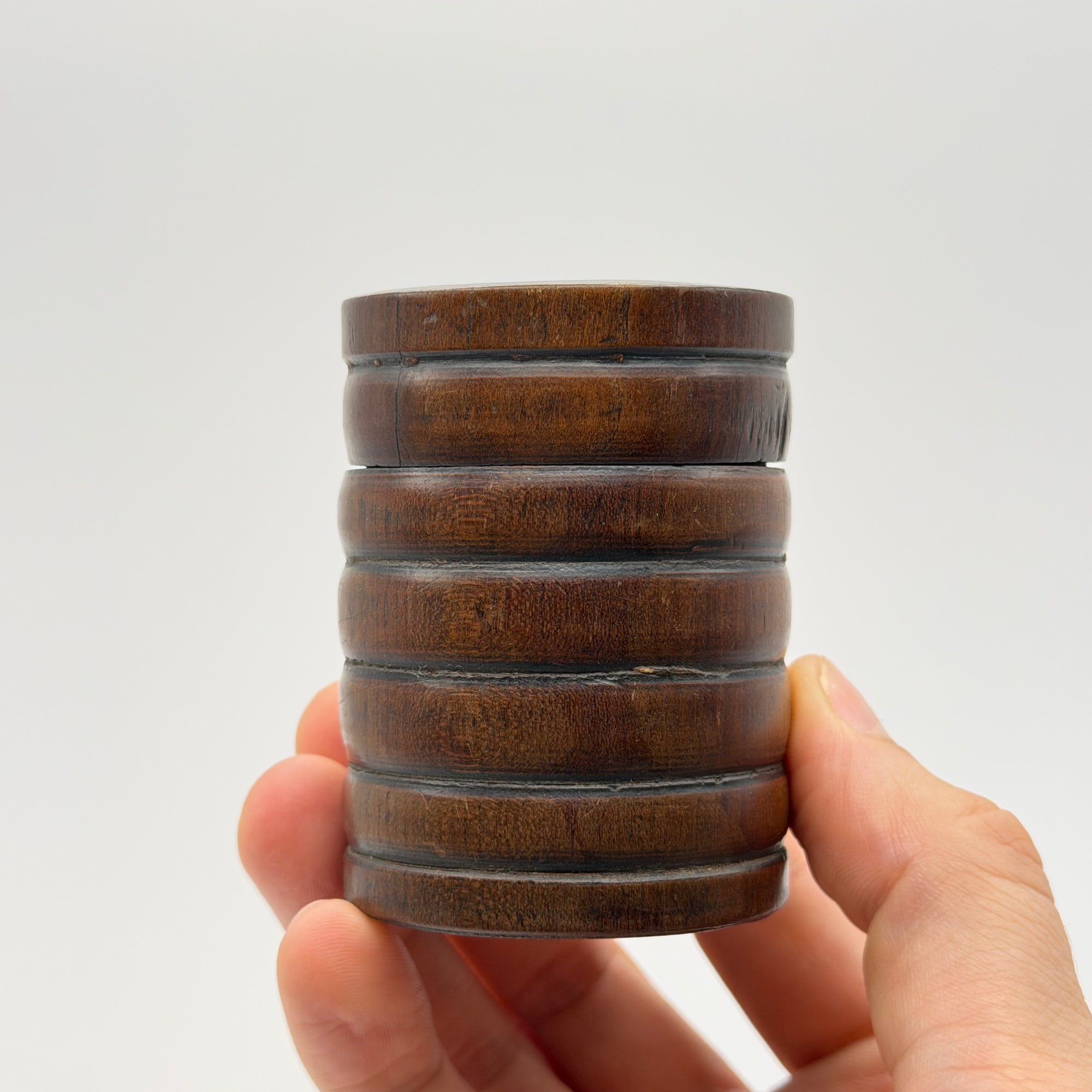 Pot à Matcha en Bois Tourné, Forme Annelée