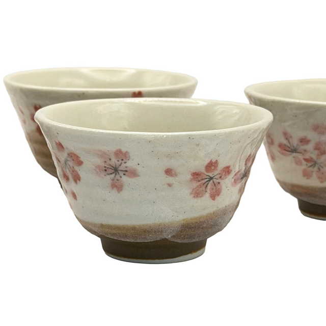 Set de 3 tasses à thé yunomi en grès, fleurs de sakura peintes à la main